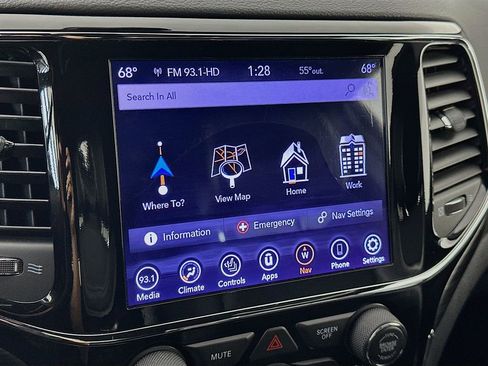 Used 2019 Jeep Grand Cherokee Altitude RWD image 19