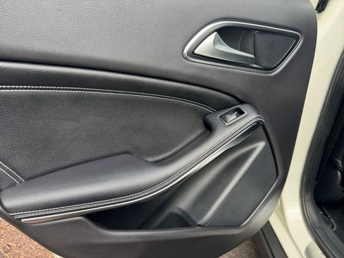 Used 2018 Mercedes-Benz GLA 250 4MATIC image 25