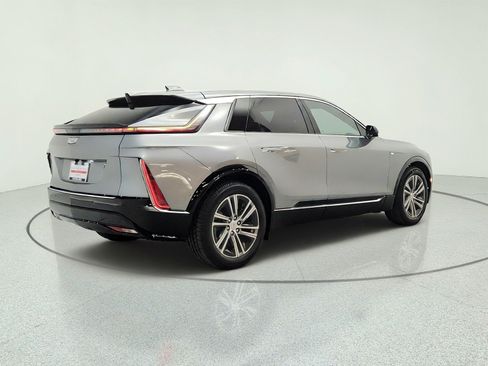 Used 2024 Cadillac Lyriq Luxury RWD image 5