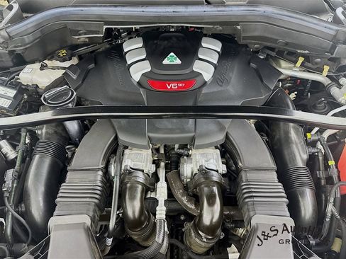 Used 2022 Alfa Romeo Stelvio Quadrifoglio w/ Active Assist Plus Package AWD/4WD image 36