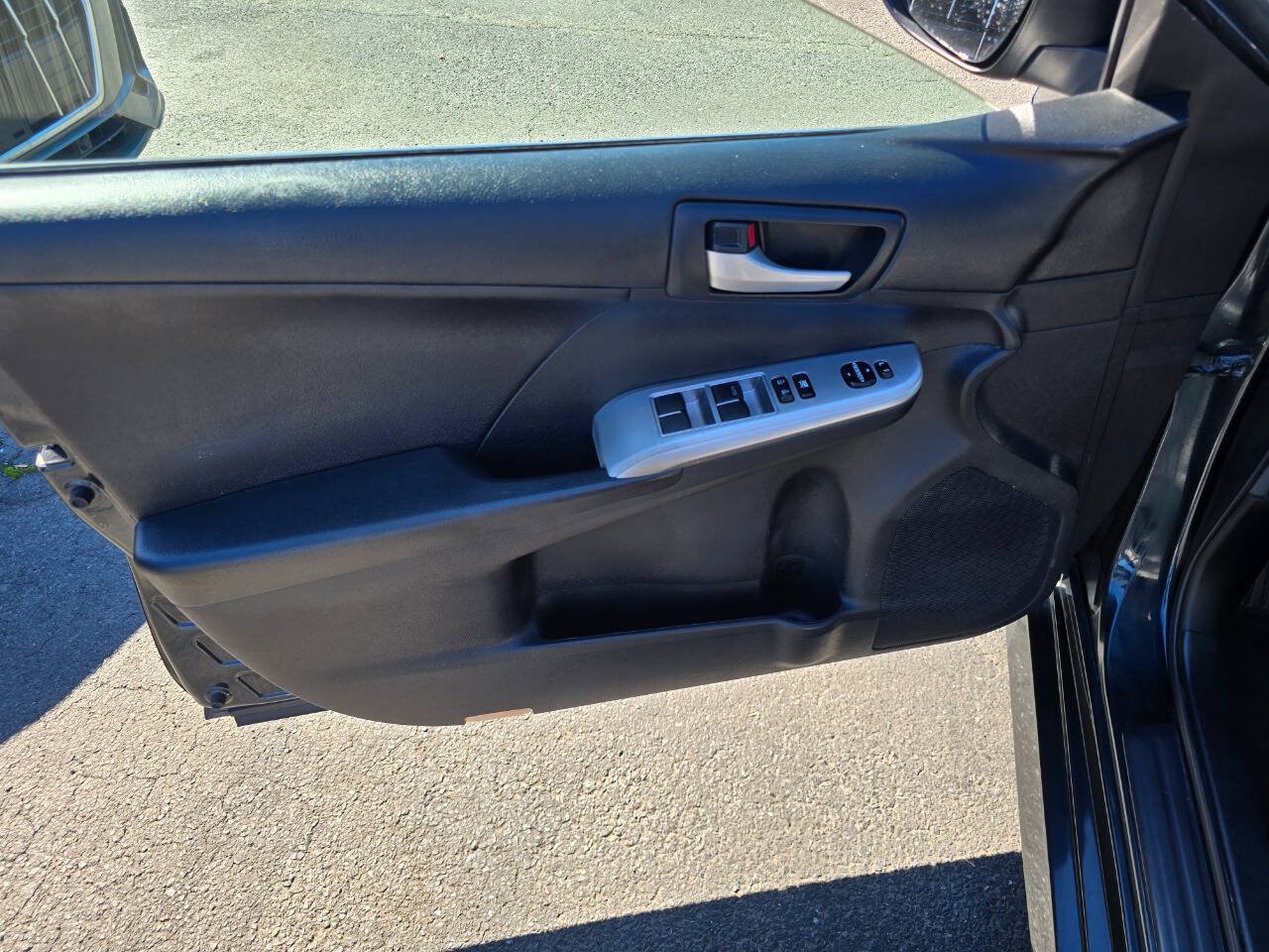 Used 2012 Toyota Camry SE FWD image 14