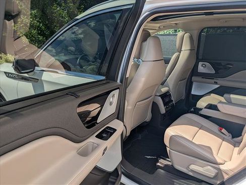 Used 2023 Lincoln Aviator Reserve w/ Equipment Group 201A AWD/4WD image 27