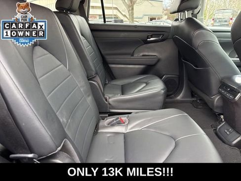 Used 2023 Toyota Highlander XLE AWD/4WD image 22