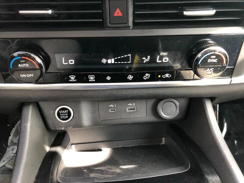 Used 2023 Nissan Rogue SV AWD/4WD image 24