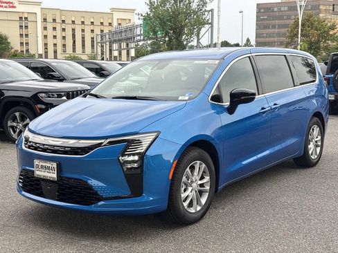 New 2027 Chrysler Pacifica Select FWD image 5