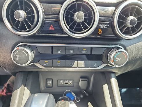 Used 2024 Nissan Sentra SV FWD image 20