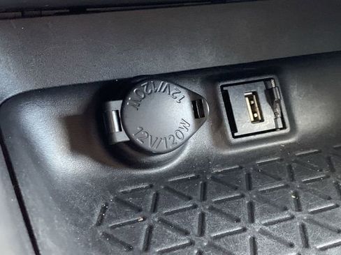 Certified 2021 Toyota RAV4 XLE image 27