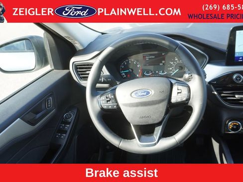 Used 2022 Ford Escape SE w/ Cold Weather Package image 13