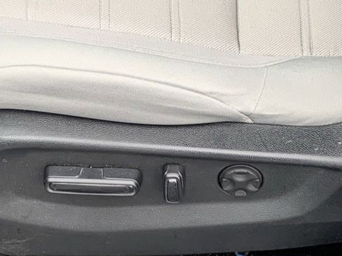 Used 2019 Honda CR-V EX image 5