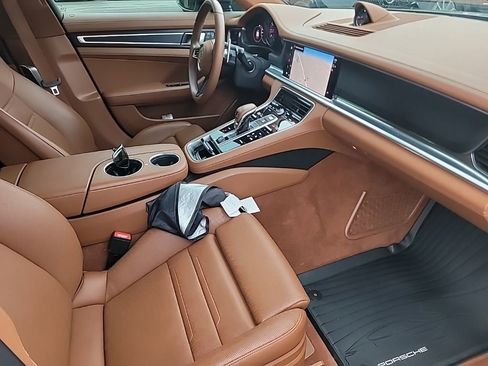 Used 2022 Porsche Panamera 4 Platinum Edition AWD/4WD image 12