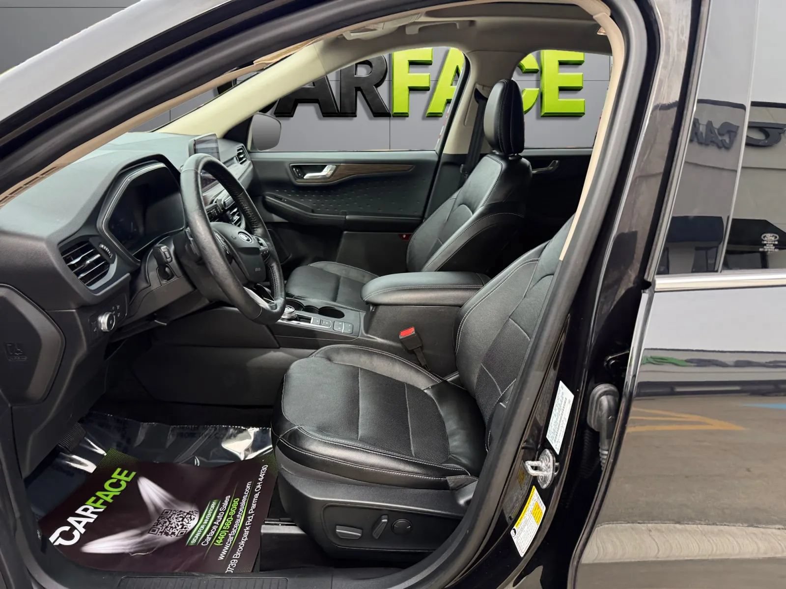 Used 2020 Ford Escape Titanium AWD/4WD image 16