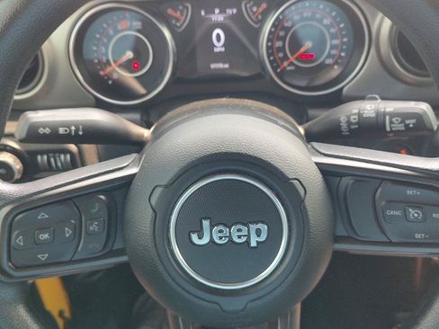 Used 2021 Jeep Wrangler Unlimited Sport AWD/4WD image 13