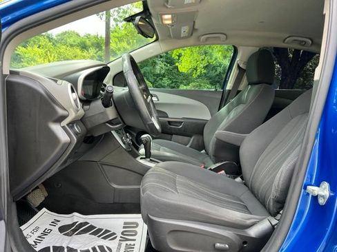 Used 2019 Chevrolet Sonic LT w/ Convenience Package FWD image 12