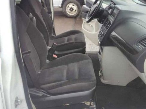 Used 2019 Dodge Grand Caravan SE FWD image 5