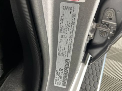 Used 2022 RAM 1500 Laramie AWD/4WD image 41
