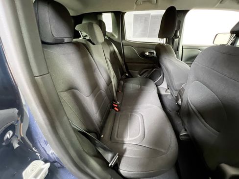 Used 2022 Jeep Renegade Latitude w/ Convenience Group AWD/4WD image 26
