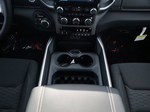 New 2026 RAM 1500 4x4 Crew Cab image 25