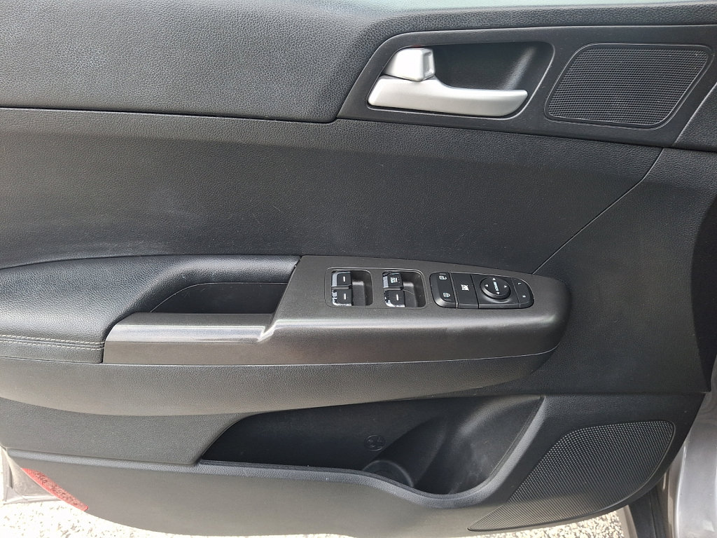 Used 2018 Kia Sportage LX AWD/4WD image 22