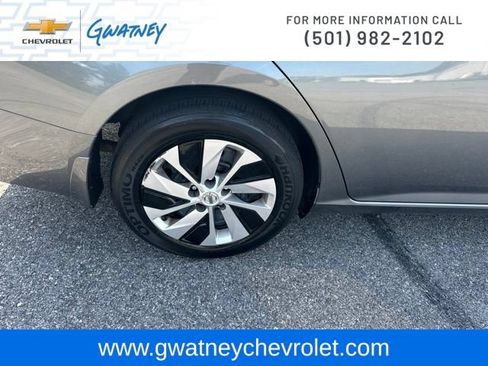 Used 2020 Nissan Altima 2.5 S FWD image 11