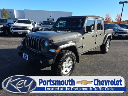 Used 2020 Jeep Gladiator Sport w/ Quick Order Package 23S image 1