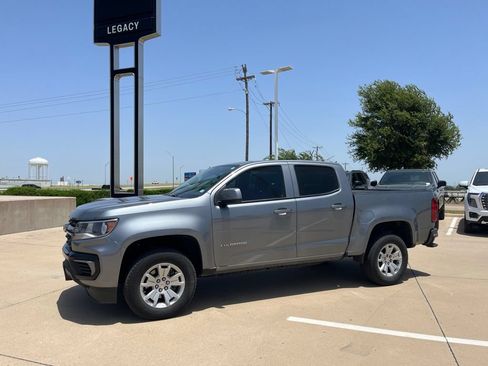 Used 2022 Chevrolet Colorado LT RWD image 1