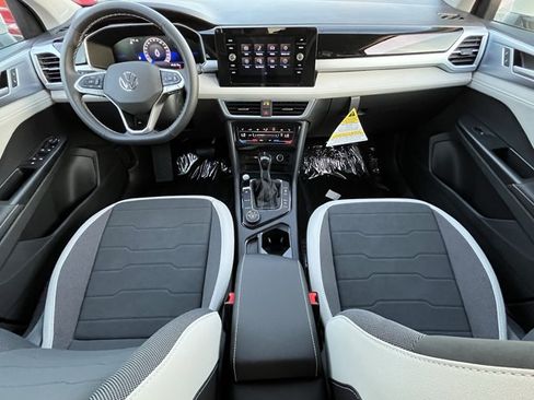 New 2026 Volkswagen Taos SE AWD/4WD image 7