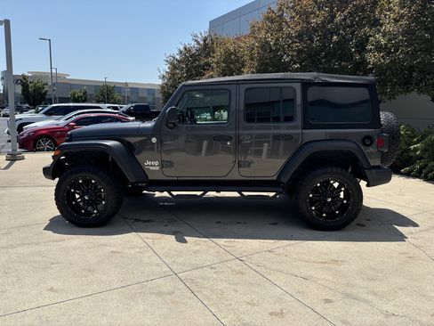 Used 2020 Jeep Wrangler Unlimited Sport S AWD/4WD image 9