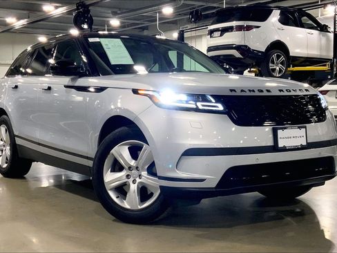 Used 2023 Land Rover Range Rover Velar S image 2