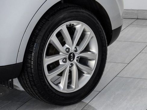 Used 2017 Kia Soul + image 52