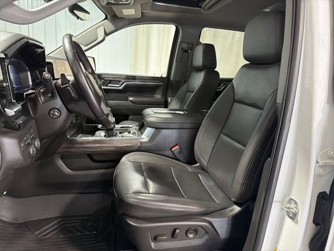 Certified 2022 Chevrolet Silverado 1500 LTZ w/ LTZ Premium Package AWD/4WD image 5