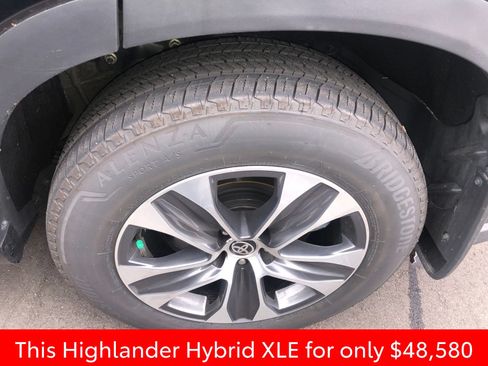 Used 2026 Toyota Highlander XLE AWD/4WD image 11