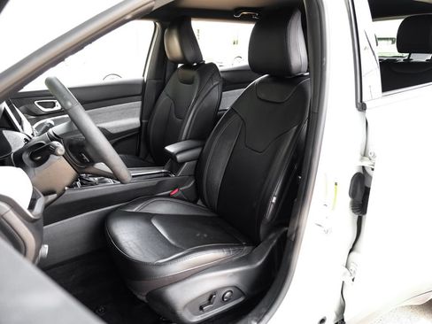 Used 2023 Jeep Compass Latitude AWD/4WD image 8