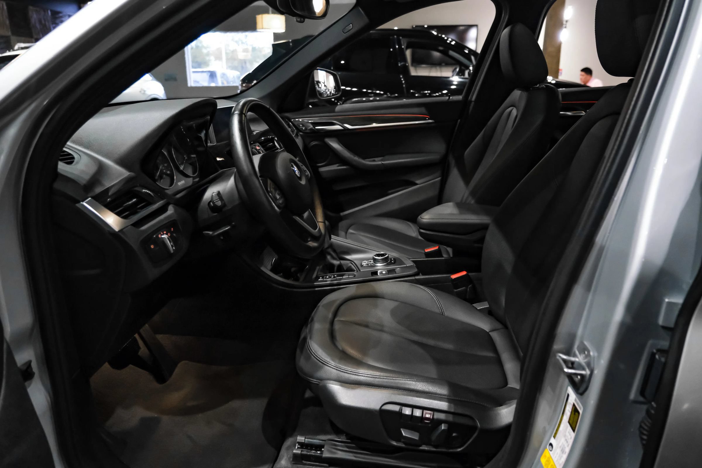 Used 2018 BMW X1 sDrive28i FWD image 4