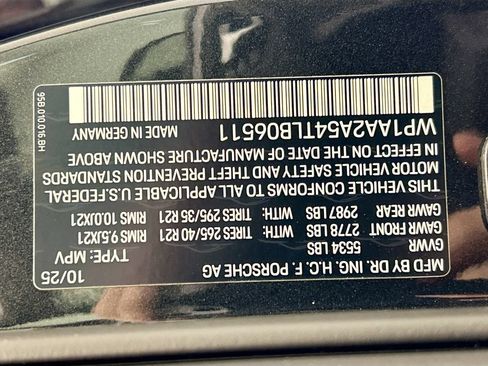 Used 2026 Porsche Macan AWD/4WD image 36