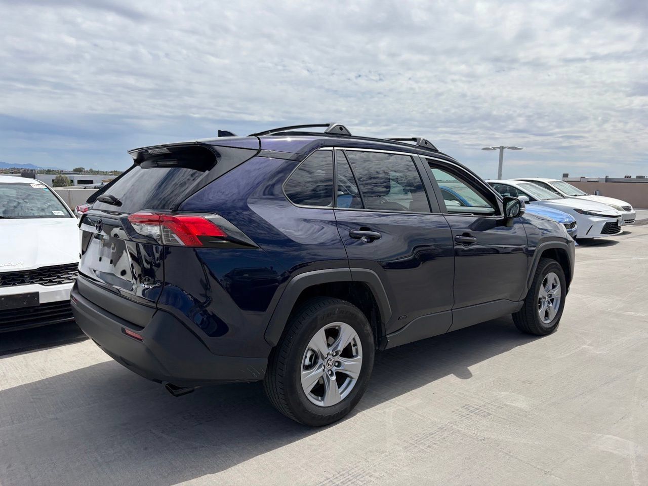 Used 2025 Toyota RAV4 XLE AWD/4WD image 2