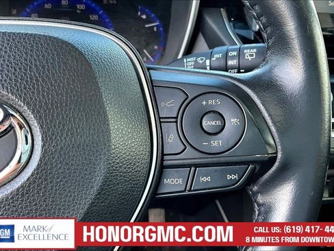 Used 2022 Toyota Corolla Cross XLE w/ Convenience Package image 11