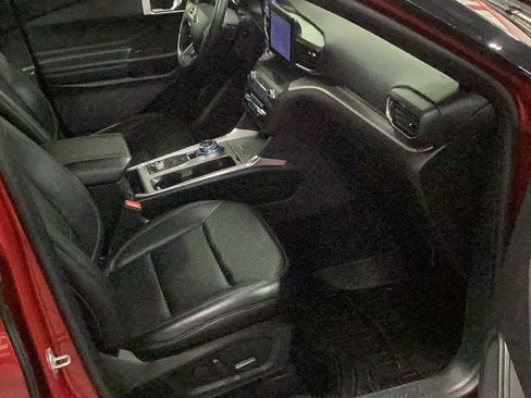 Used 2020 Ford Explorer XLT w/ Equipment Group 202A image 20