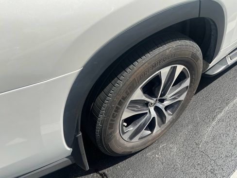 Certified 2020 Toyota Highlander XLE FWD image 16