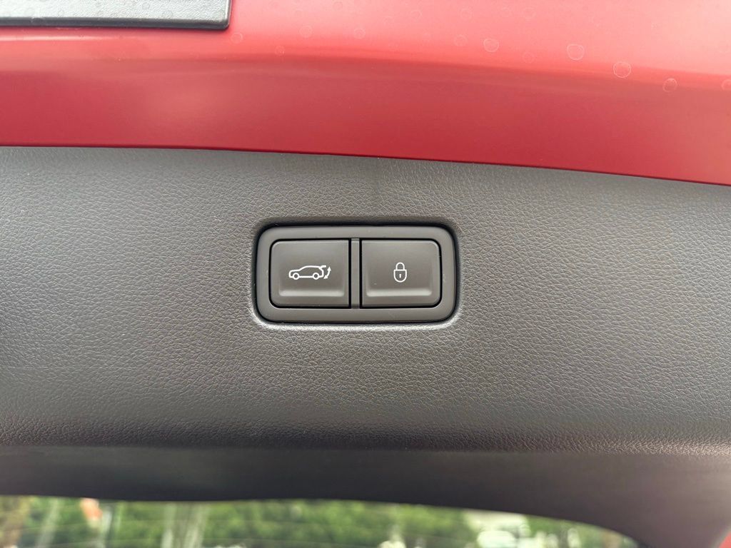 Certified 2026 Genesis GV70 2.5T Advanced AWD/4WD image 15