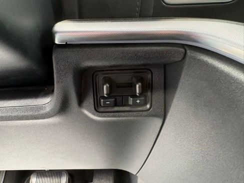 Used 2025 Ford Expedition Platinum image 24