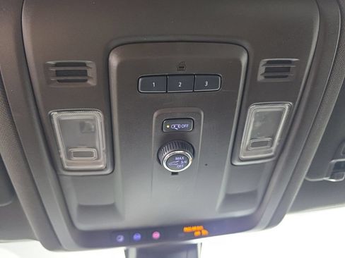 Used 2021 Chevrolet Suburban LT AWD/4WD image 23