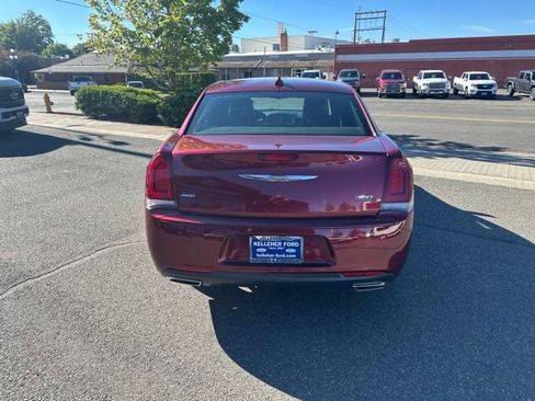 Used 2019 Chrysler 300 S AWD/4WD image 4