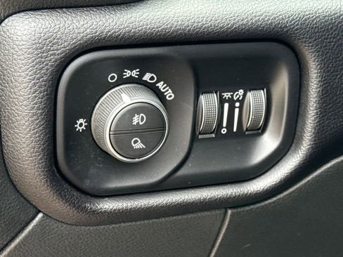 Used 2022 RAM 2500 Laramie AWD/4WD image 23
