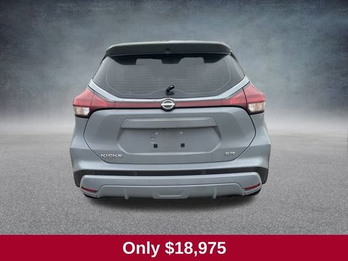Used 2023 Nissan Kicks SR image 4