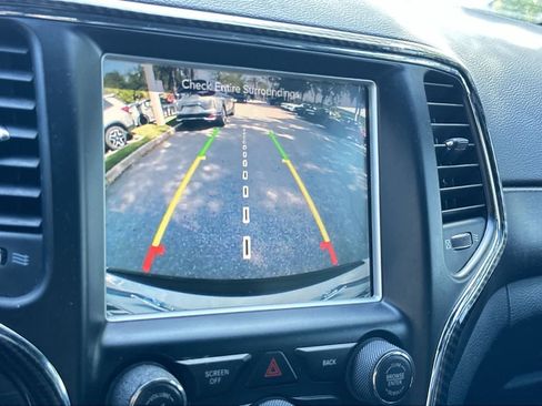 Used 2015 Jeep Grand Cherokee Altitude image 20