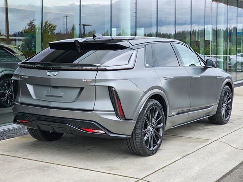New 2026 Cadillac Lyriq V AWD/4WD image 5