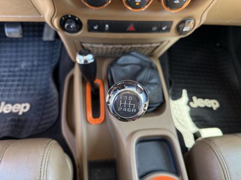 Used 2012 Jeep Wrangler Sahara w/ Connectivity Group image 18