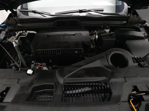 Certified 2025 Honda Pilot Black Edition image 3