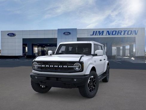 New 2026 Ford Bronco Outer Banks image 2