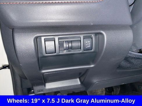 Used 2025 Subaru Forester Touring image 31